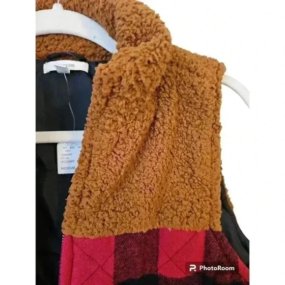 Maurices Buffalo Plaid Fall Winter Size Medium NWT  Vest - Picture 3 of 6